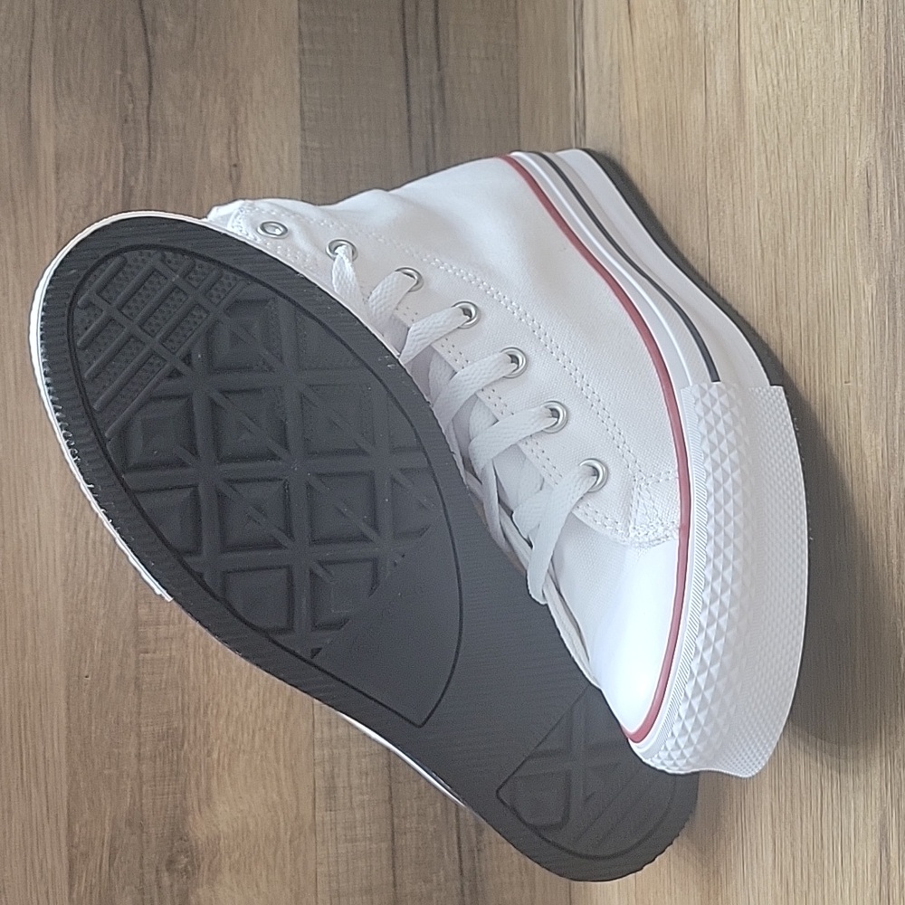 Converse White Sneakers with Blue Star Logo - Picture 4 of 13